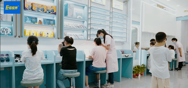 視力矯正加盟店加盟哪家好？我選擇易視界的幾大理由
